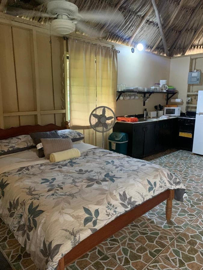 Heavens Gate Beach Bungalows Villa Placencia ภายนอก รูปภาพ