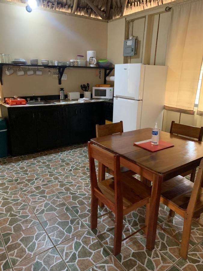 Heavens Gate Beach Bungalows Villa Placencia ภายนอก รูปภาพ