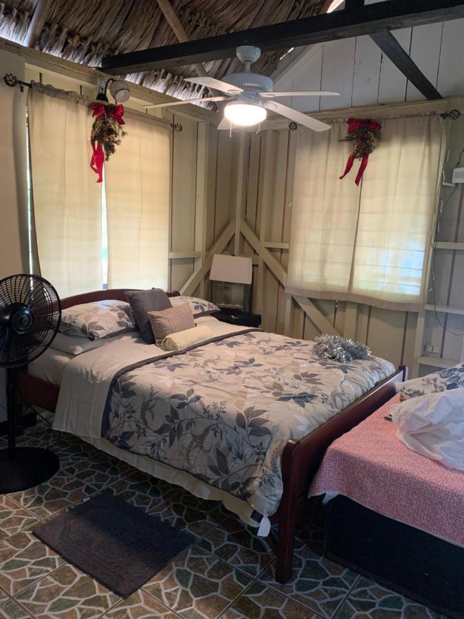 Heavens Gate Beach Bungalows Villa Placencia ภายนอก รูปภาพ